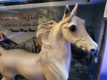 Load image into Gallery viewer, Breyer &quot;Duke&quot; The Wonder Horse #300307 NEW NRFB 1:9 Scale John Wayne
