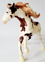 Load image into Gallery viewer, Breyer #1152 Isadora Cruce
