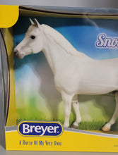 Load image into Gallery viewer, Breyer Snowman
