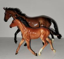 Load image into Gallery viewer, Breyer #1474 GG Valentine and Heartbreaker Glossy Varient. Shelf Qlty. Mare Foal
