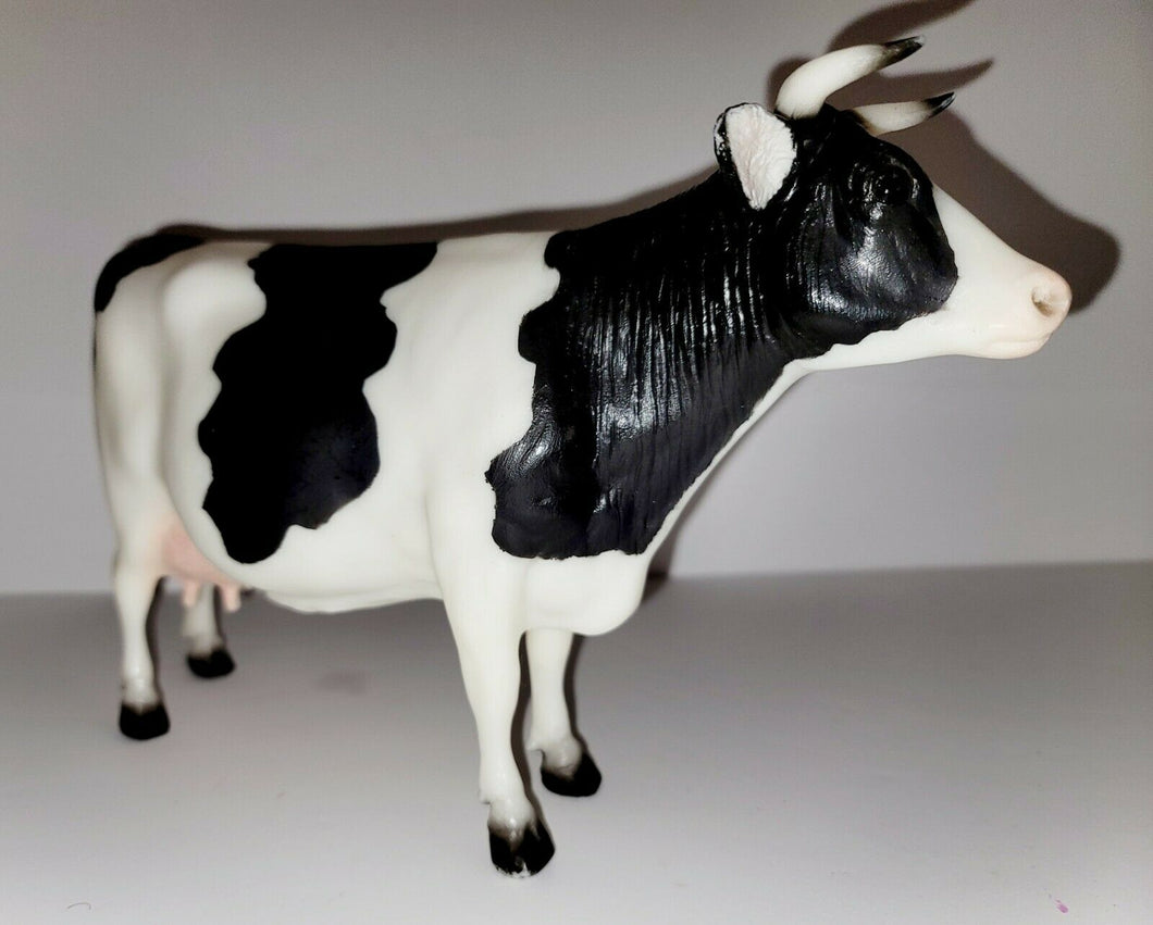 Breyer Vintage Breyer Dairy Cow W/ Horns Holstein Black & White #1732 Rubs and Marks.