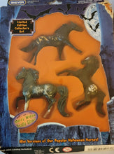 Load image into Gallery viewer, Breyer Spooky Stablemate Sets #5917 &amp; #710016 NIB
