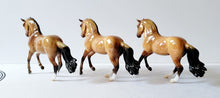 Load image into Gallery viewer, Breyer Stablemate Collector Club 2022 Third Release - Shelburne 1 of 3
